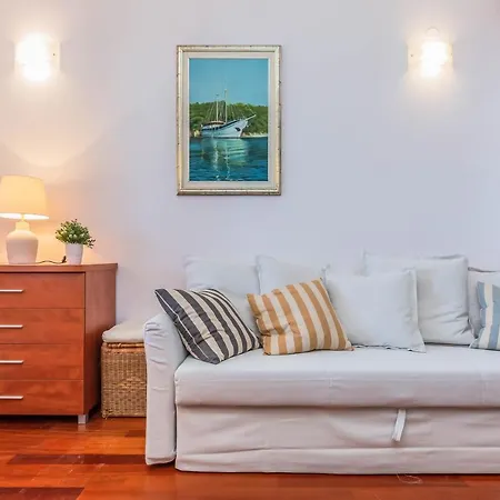 Bella Vista Apartment *